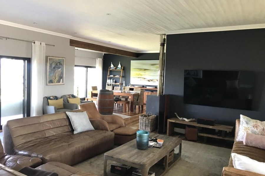 4 Bedroom Property for Sale in Heuwelkruin Western Cape